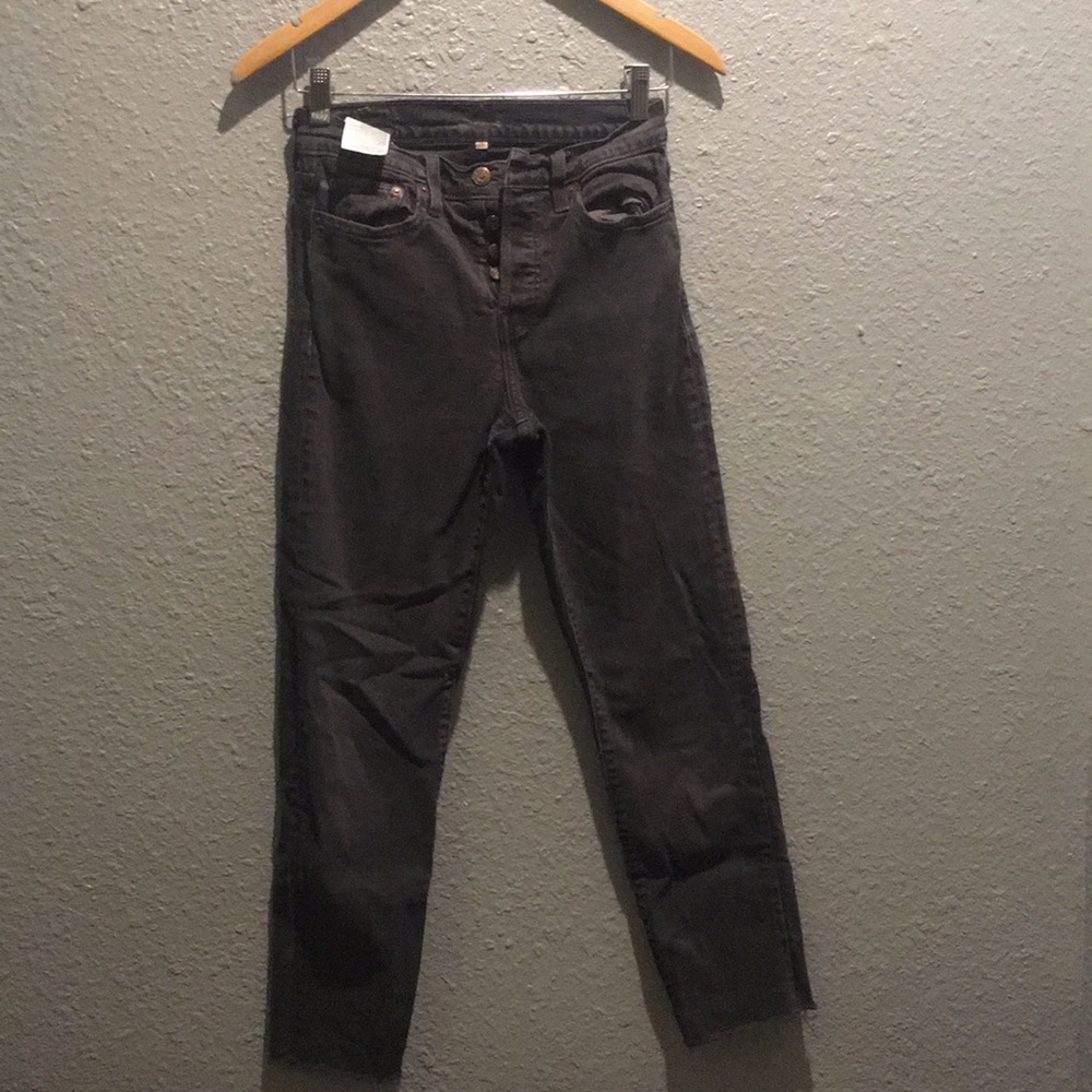 Grey Wedgie Fit Levi Jeans!(High Rise)